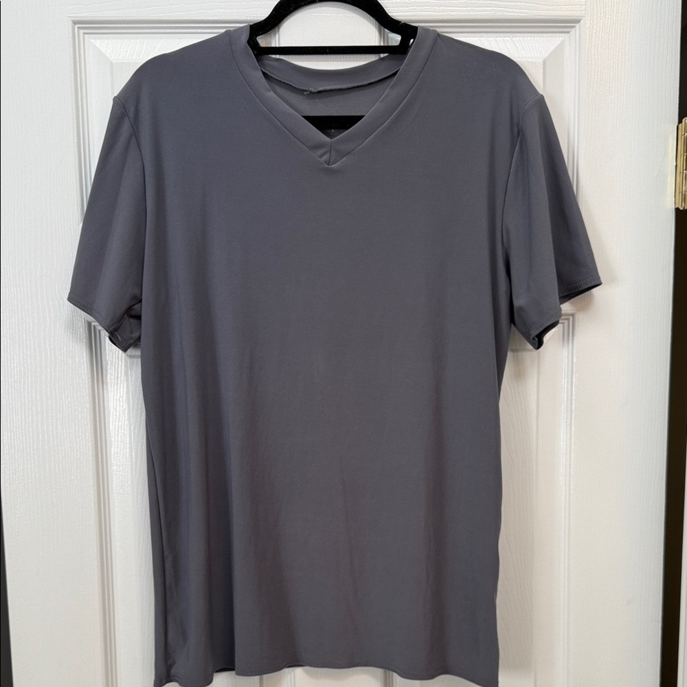 Balera Men's Charcoal V-Neck Tee